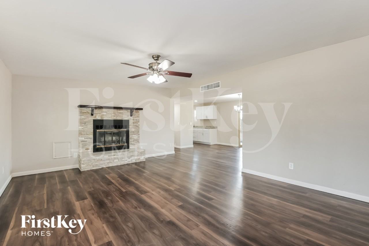 7511 E Toronto St - Photo 3 of 15