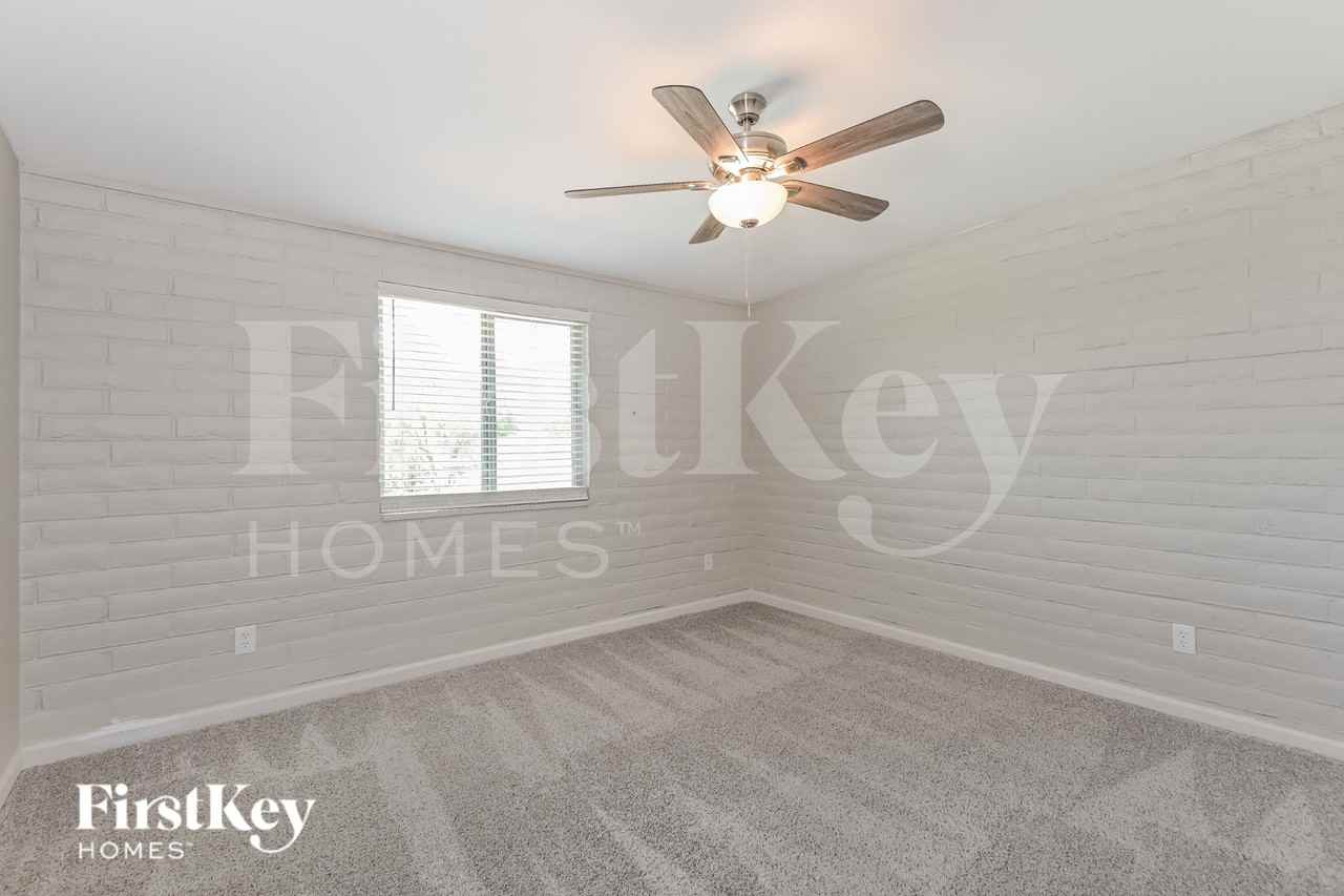 7511 E Toronto St - Photo 7 of 15