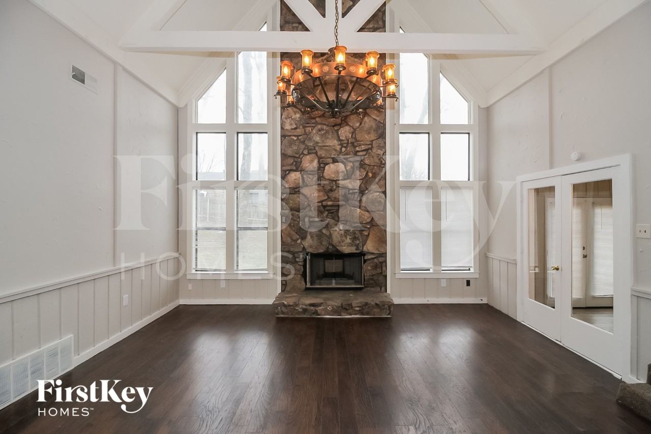 8282 Shallow Glen Trl - Photo 2 of 15