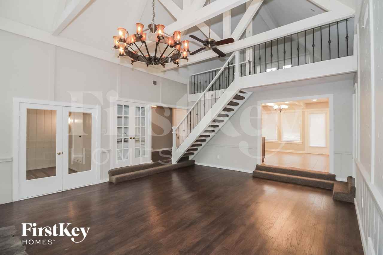 8282 Shallow Glen Trl - Photo 3 of 15