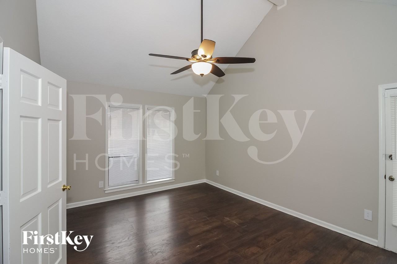 8282 Shallow Glen Trl - Photo 6 of 15