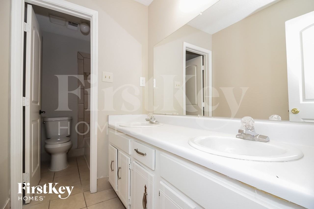 8282 Shallow Glen Trl - Photo 7 of 15