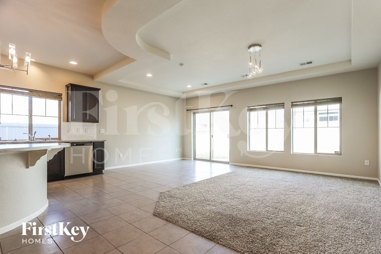 5568 Cathay Ct - Photo 4 of 16