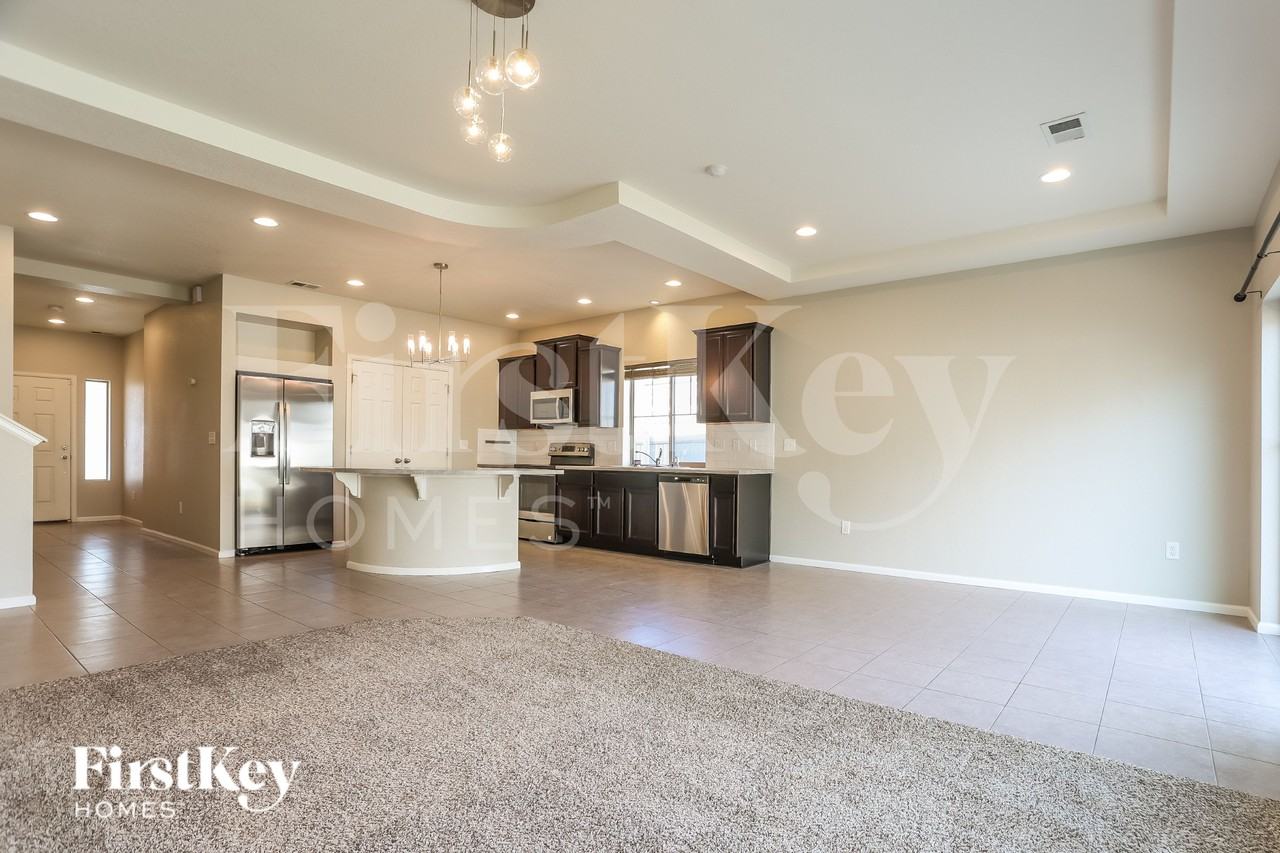 5568 Cathay Ct - Photo 5 of 16