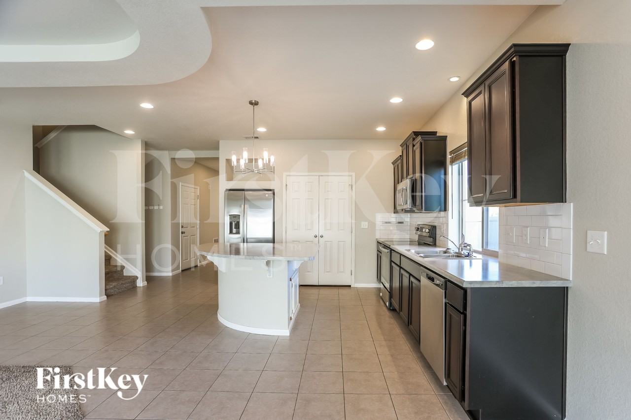 5568 Cathay Ct - Photo 6 of 16