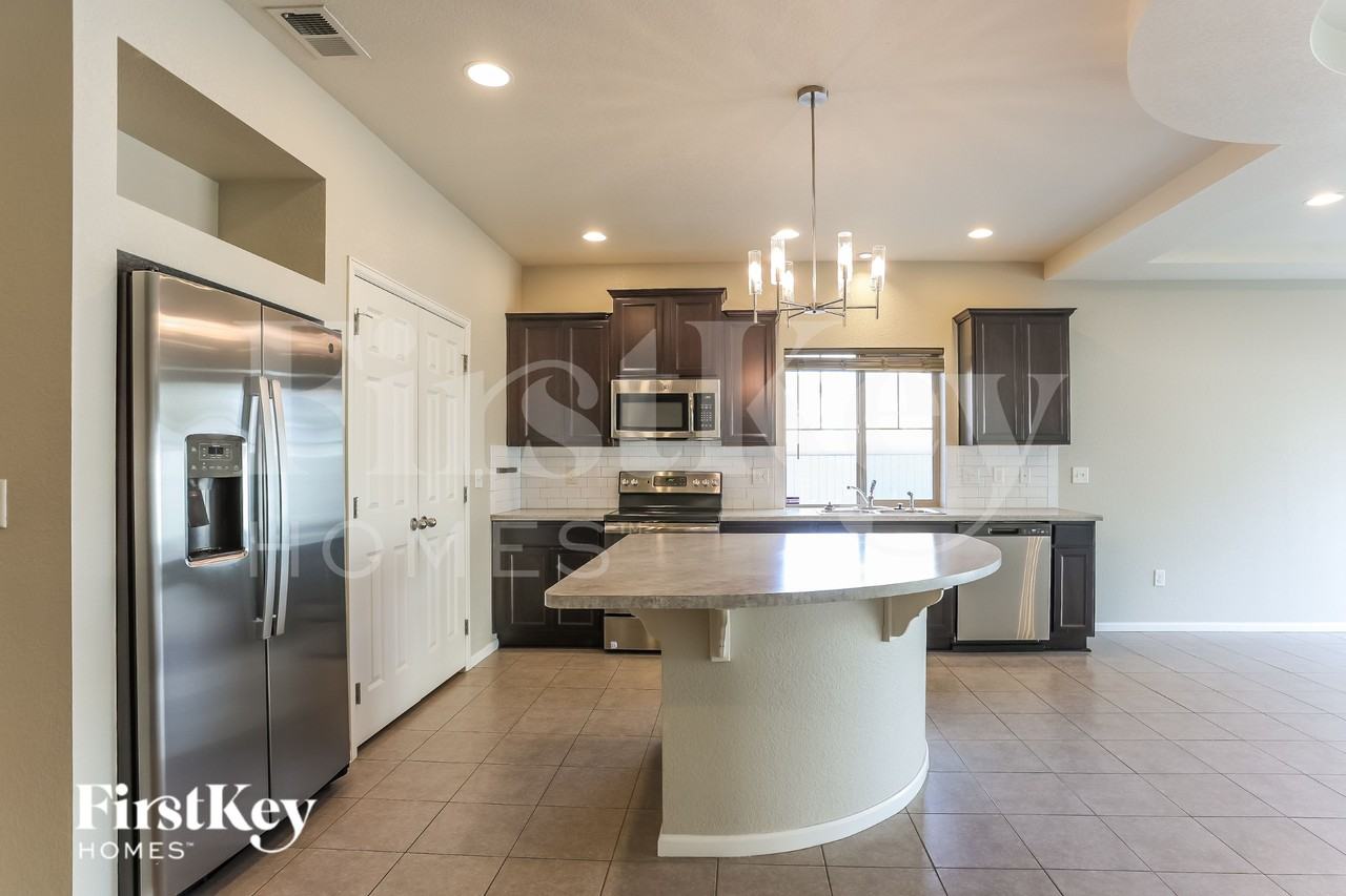 5568 Cathay Ct - Photo 7 of 16