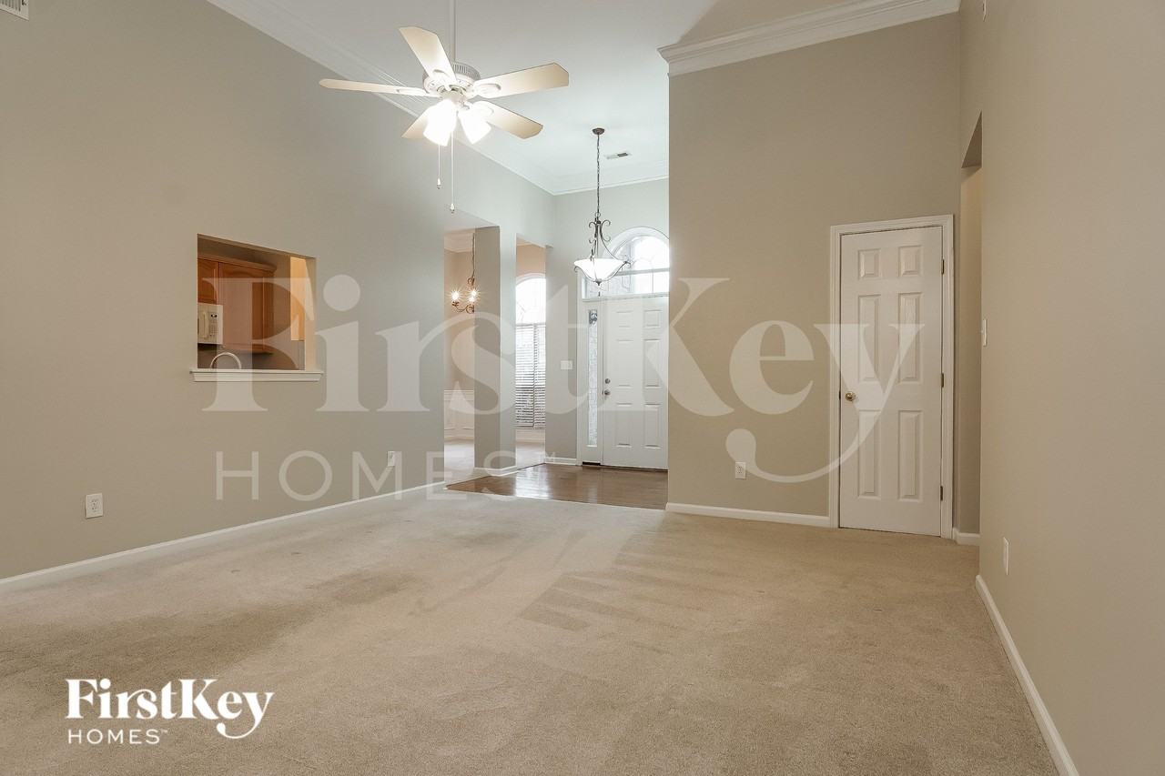 465 Bentmoor Way - Photo 3 of 15