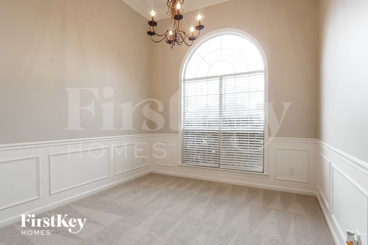 465 Bentmoor Way - Photo 5 of 15