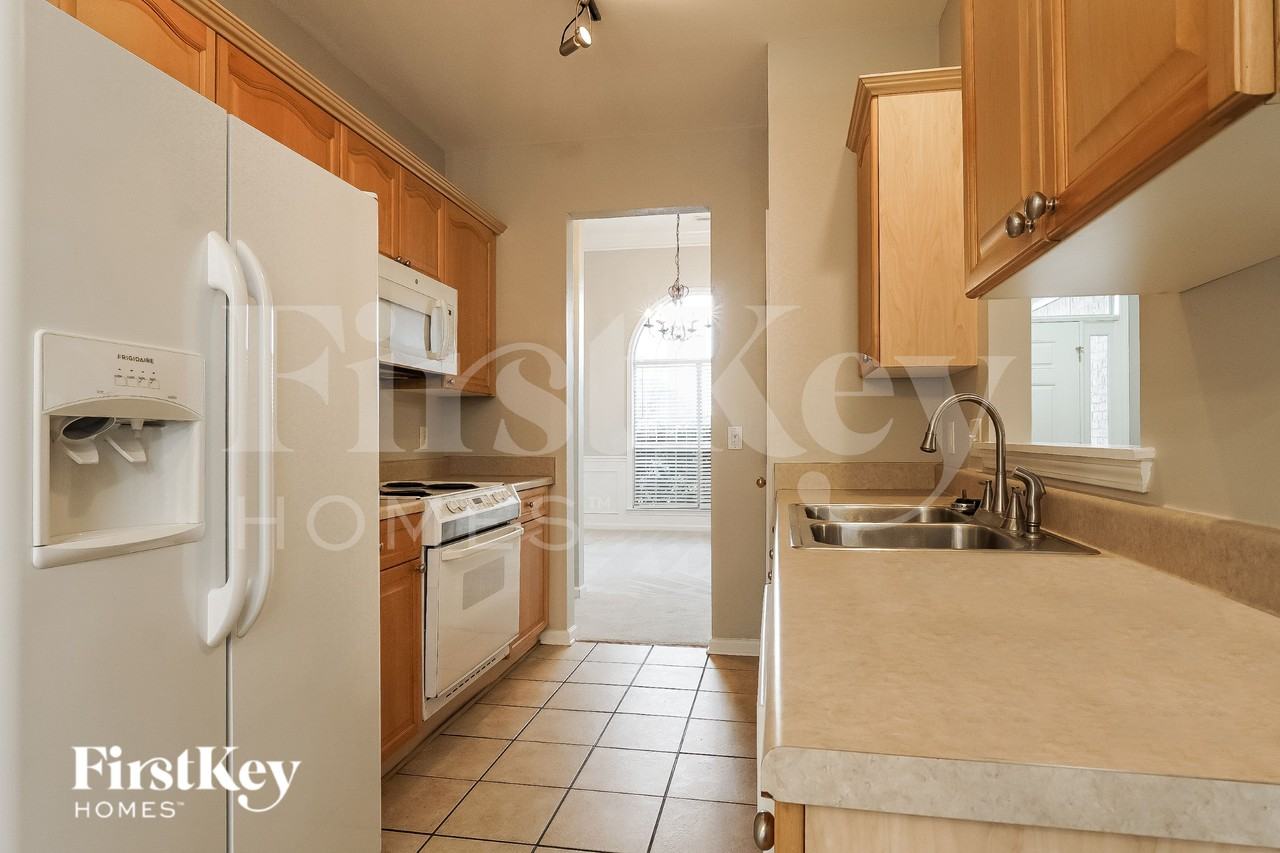 465 Bentmoor Way - Photo 7 of 15
