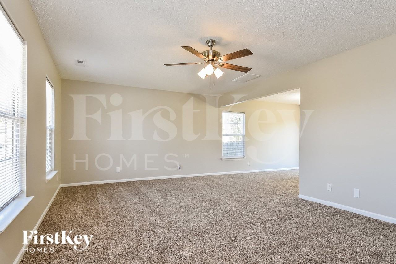 4303 Brecon Ln - Photo 3 of 15