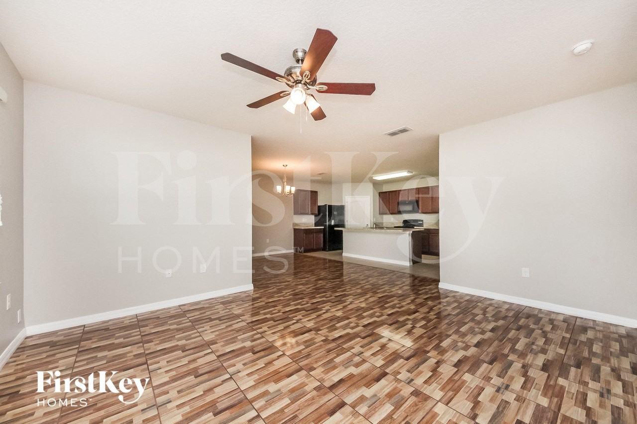 1425 Tawny Ridge Rd - Photo 5 of 17