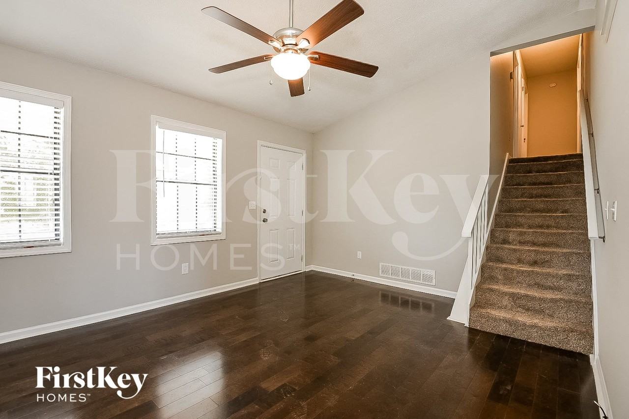 4169 Warren Rd - Photo 3 of 15