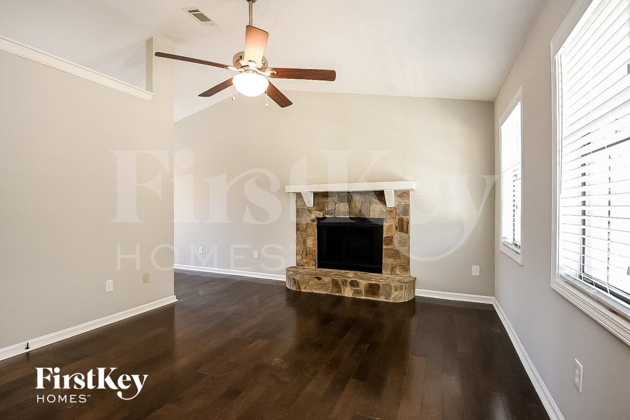 4169 Warren Rd - Photo 4 of 15