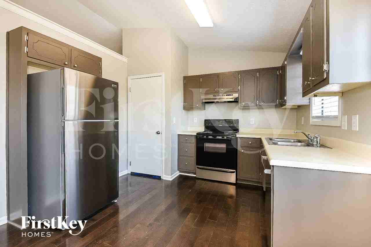 4169 Warren Rd - Photo 6 of 15