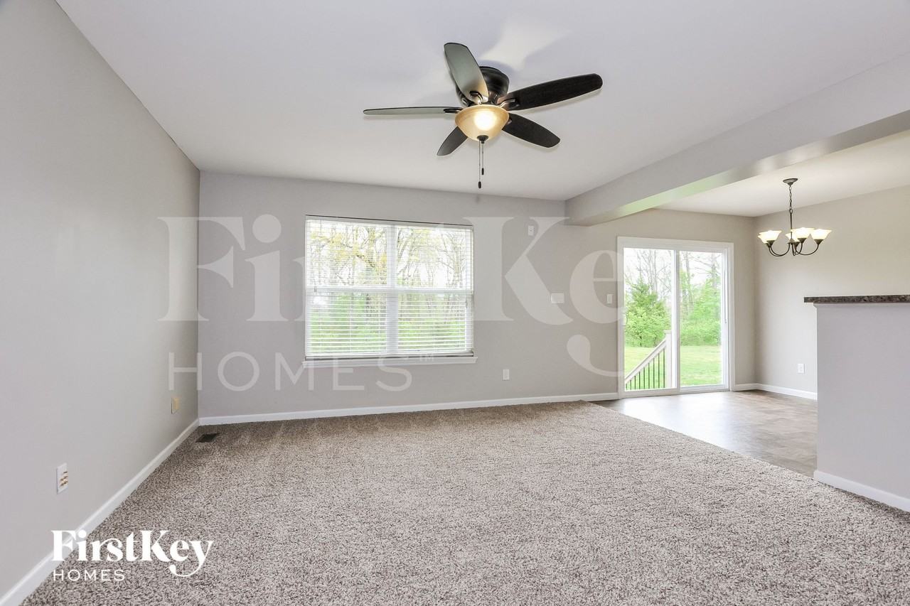 824 Cadbury Dr - Photo 6 of 16