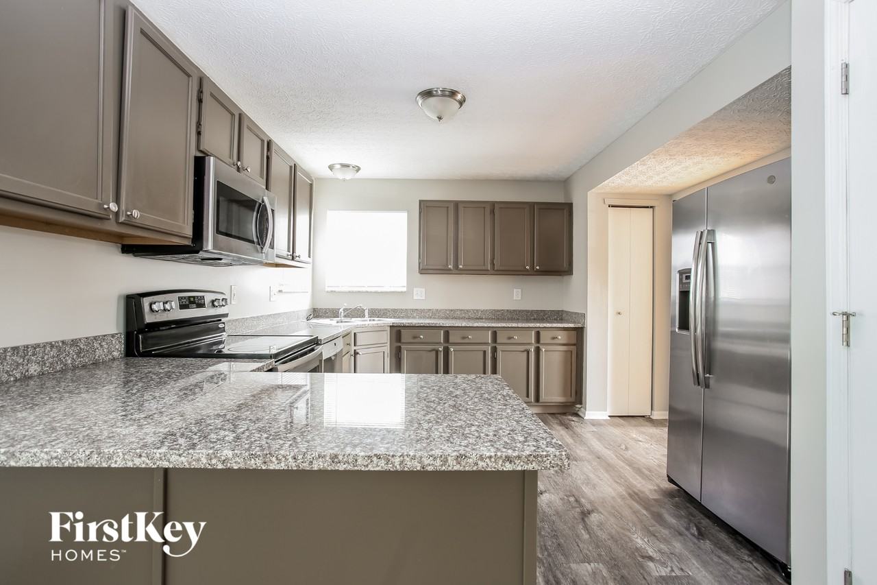 868 Windy Hill Ln - Photo 6 of 15