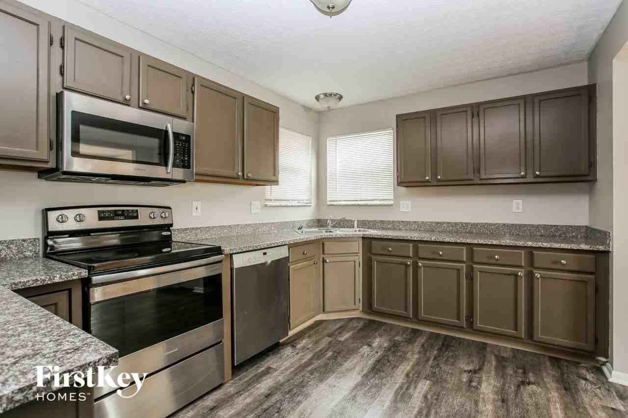 868 Windy Hill Ln - Photo 7 of 15
