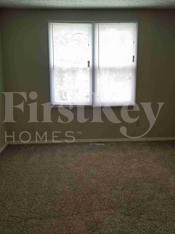 8075 Eliot Dr - Photo 2 of 28