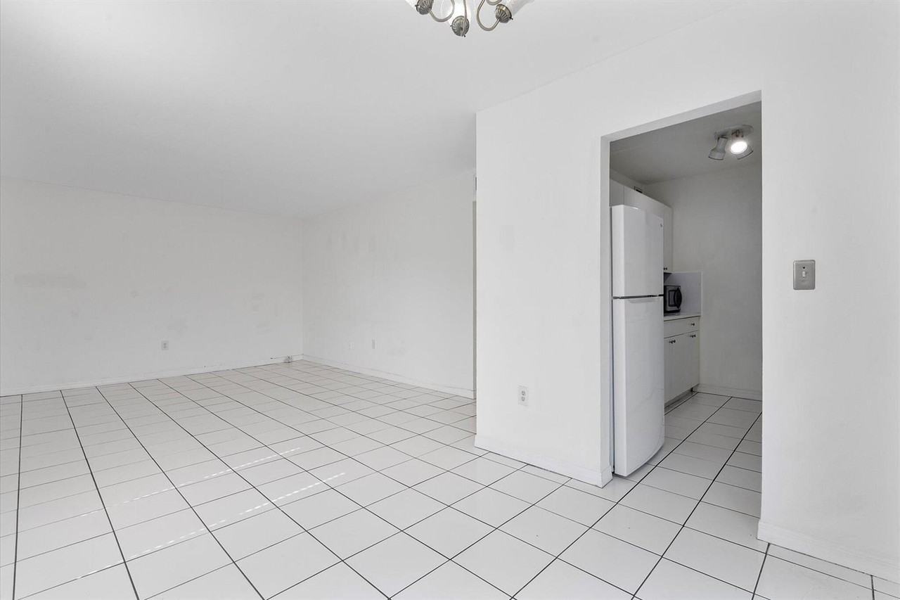 2138 Sw 6th St - Photo 4 of 8