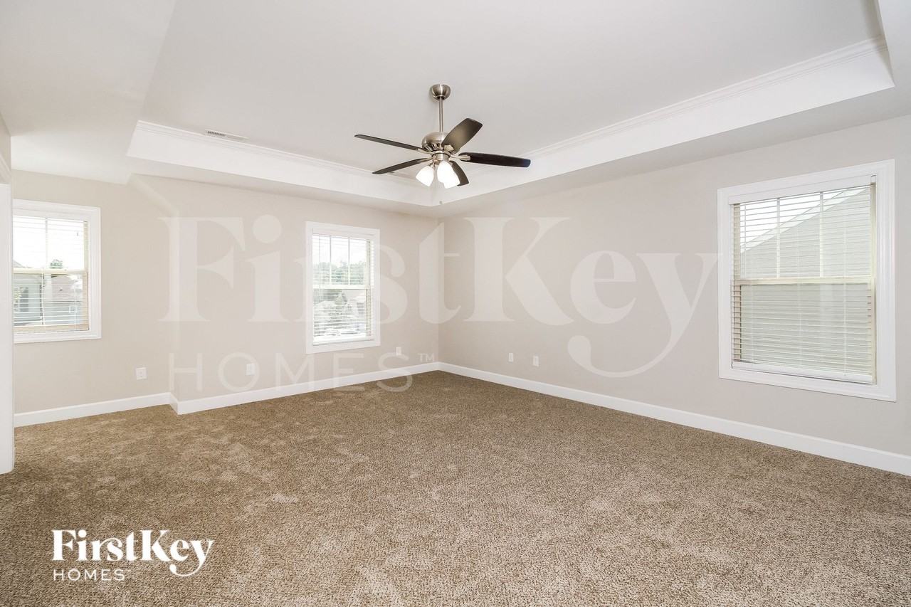 6607 Winners Dr - Photo 5 of 15