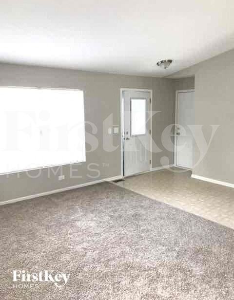 6 Danbury Ct - Photo 2 of 13