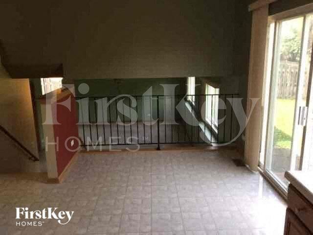6 Danbury Ct - Photo 5 of 13