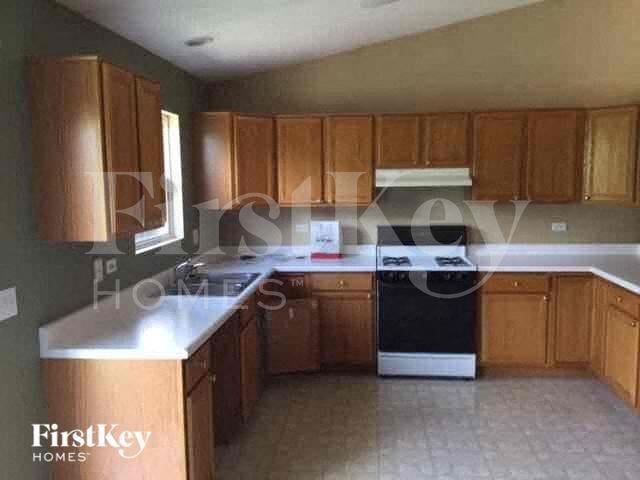 6 Danbury Ct - Photo 6 of 13