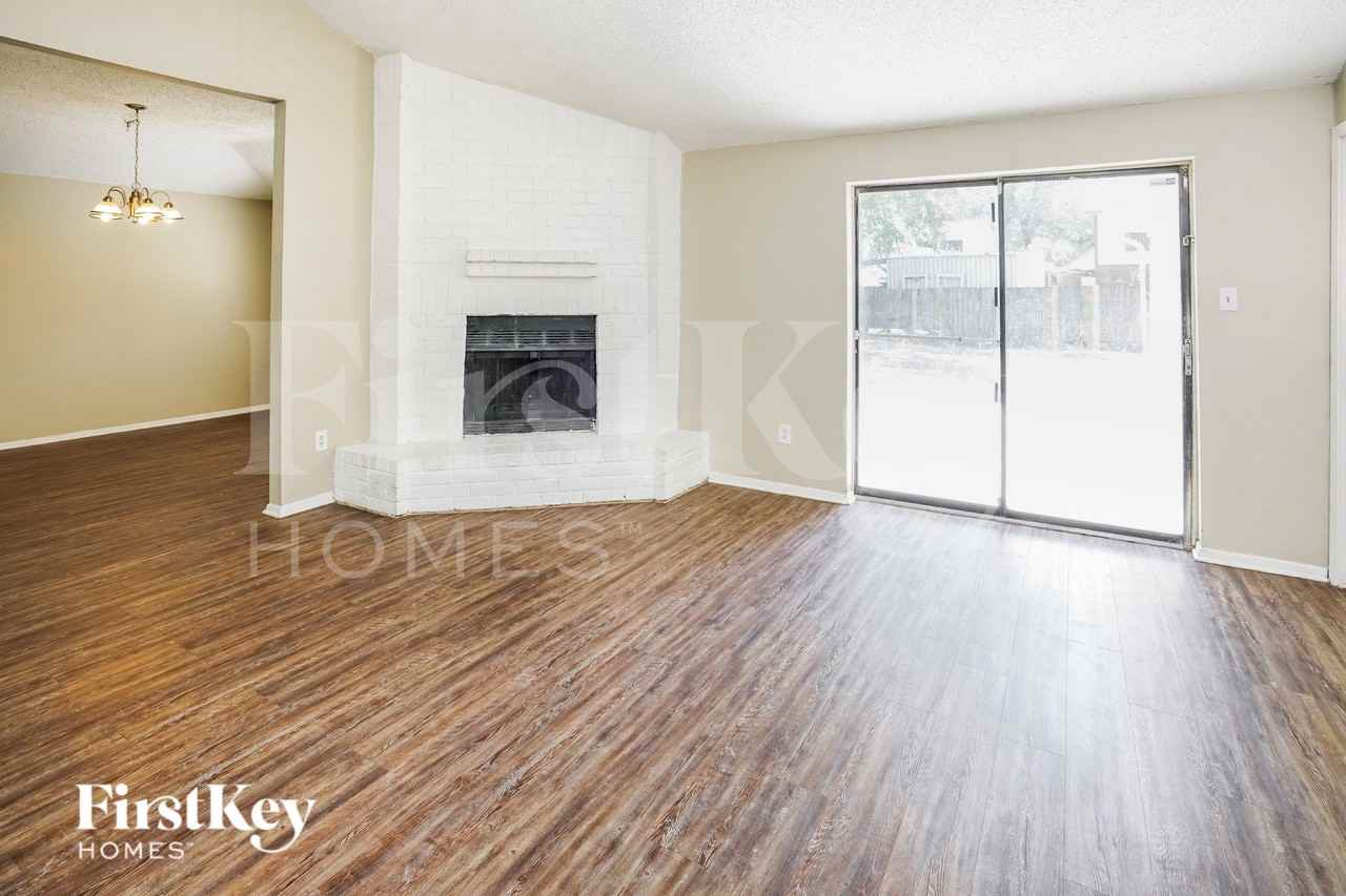 2306 Cranberry Cir - Photo 3 of 16