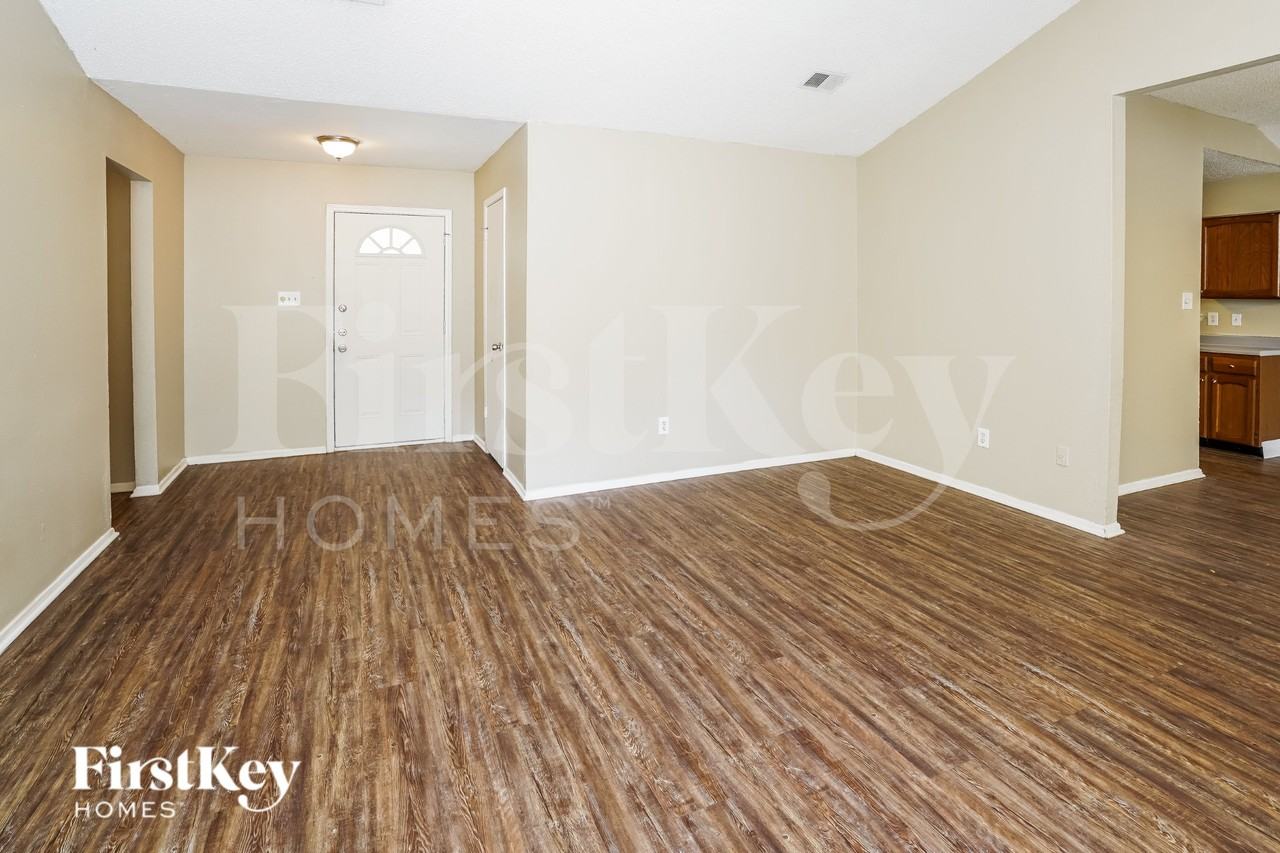 2306 Cranberry Cir - Photo 4 of 16