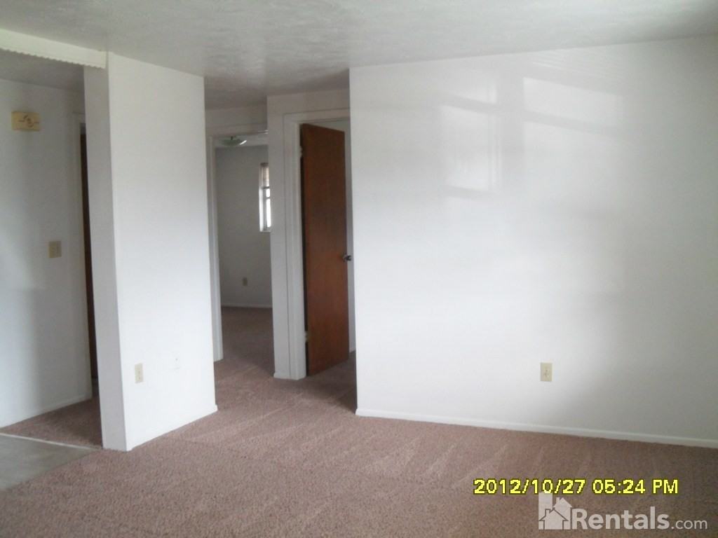 3845 Sablewood Dr - Photo 2 of 9