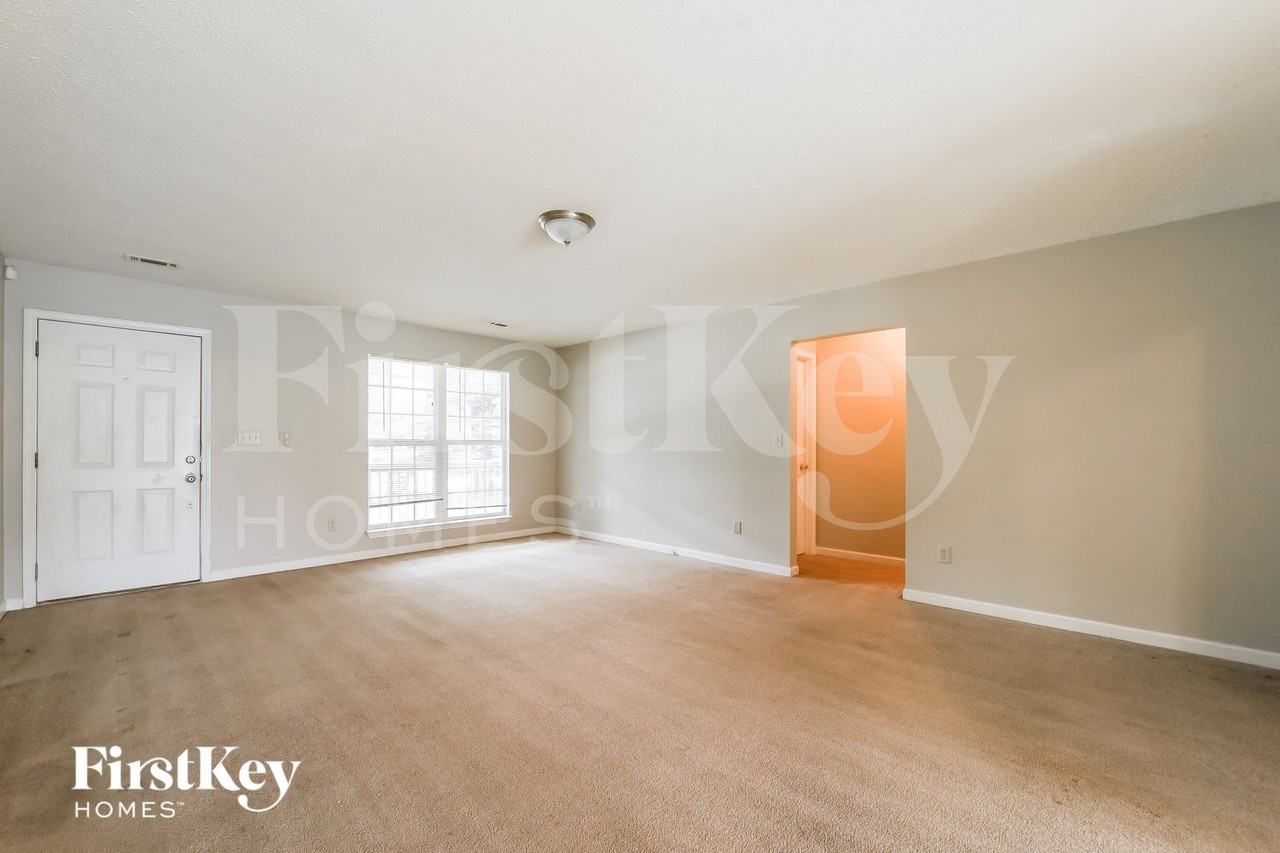 1743 Spring Rd - Photo 2 of 15