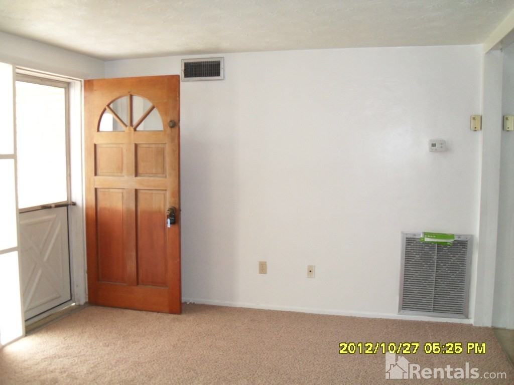 3845 Sablewood Dr - Photo 3 of 9