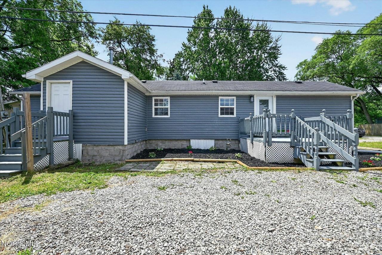 25864 Broad St #1 - Photo 4 of 27