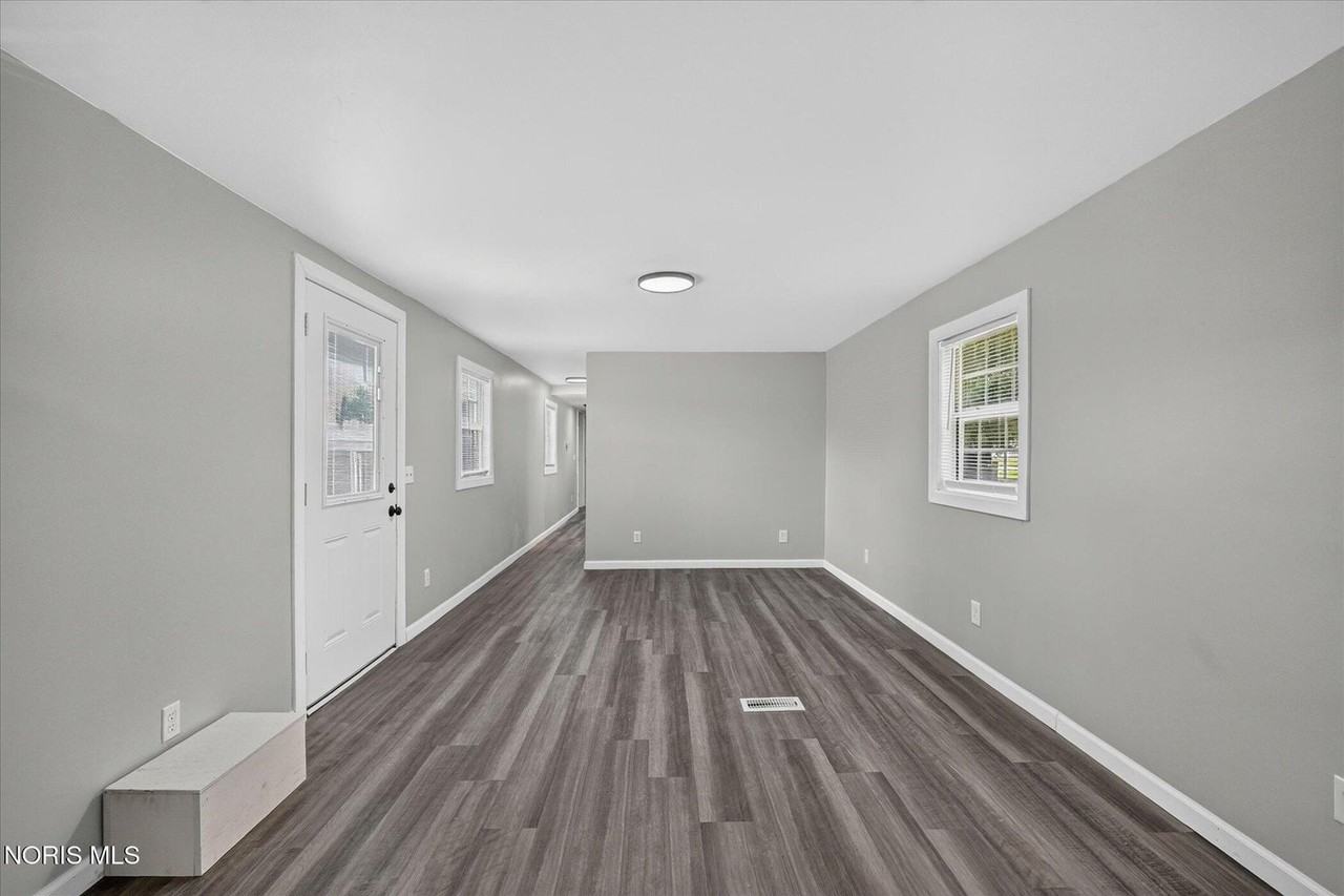 25864 Broad St #1 - Photo 6 of 27