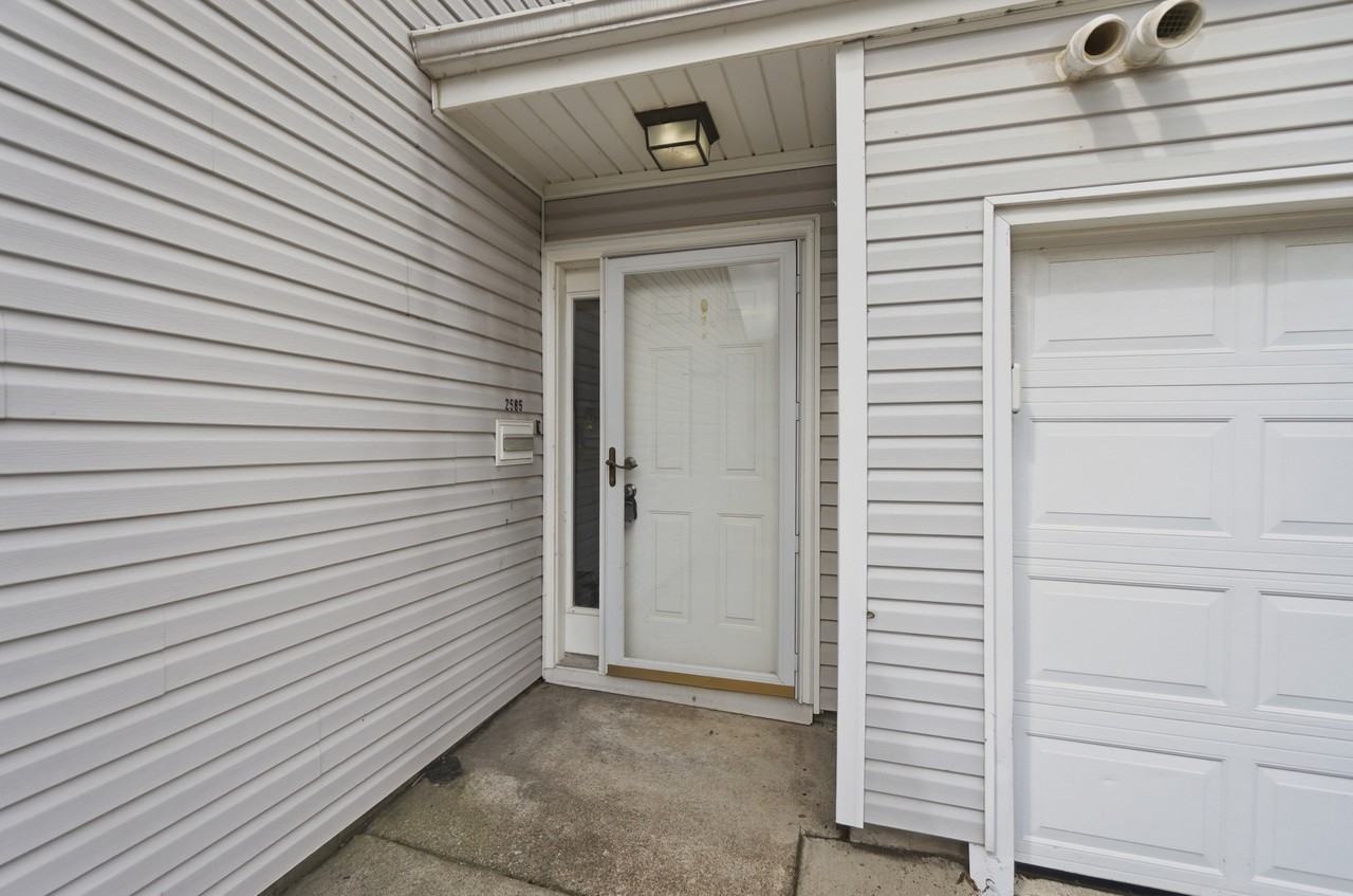 2585 W Village Dr #1 - Photo 2 of 36