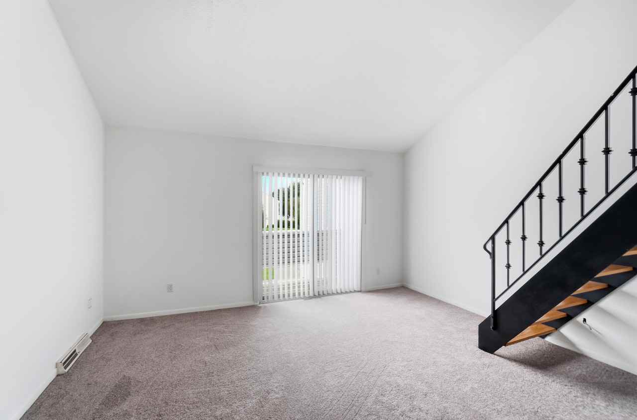 2585 W Village Dr #1 - Photo 5 of 36