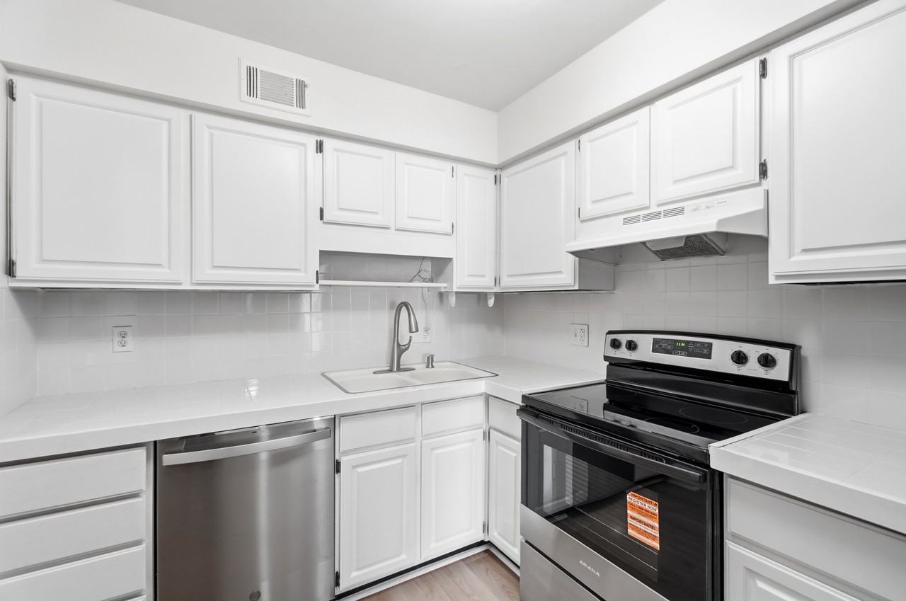 2585 W Village Dr #1 - Photo 7 of 36