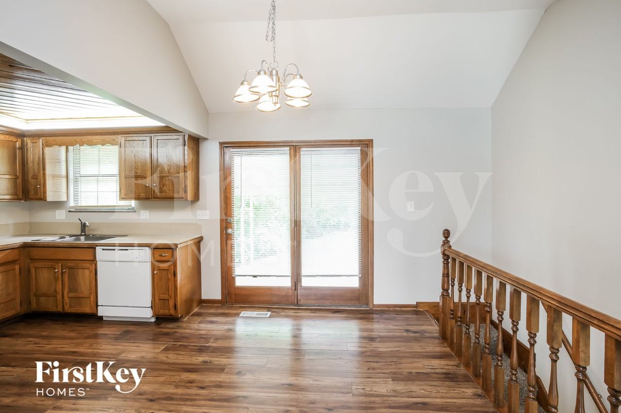 16829 E 41st St S - Photo 4 of 15