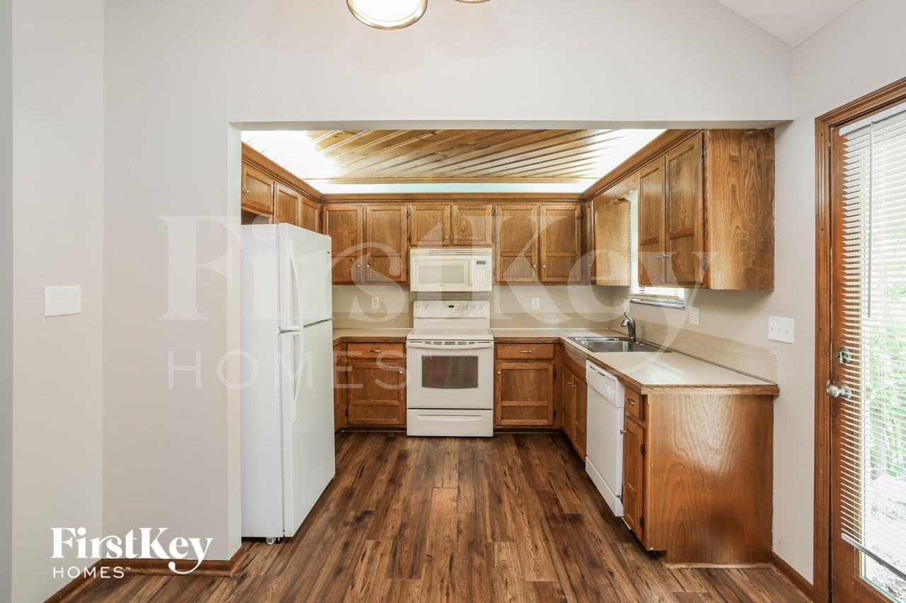 16829 E 41st St S - Photo 5 of 15