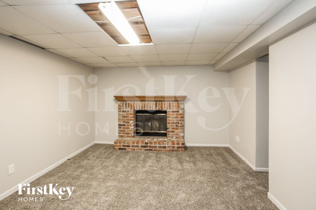 16829 E 41st St S - Photo 6 of 15