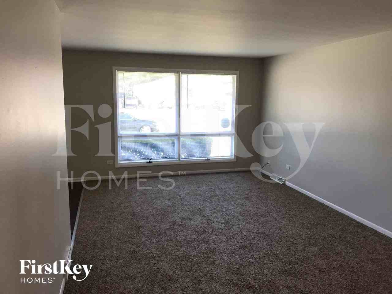 14341 Maryland Ave - Photo 2 of 13