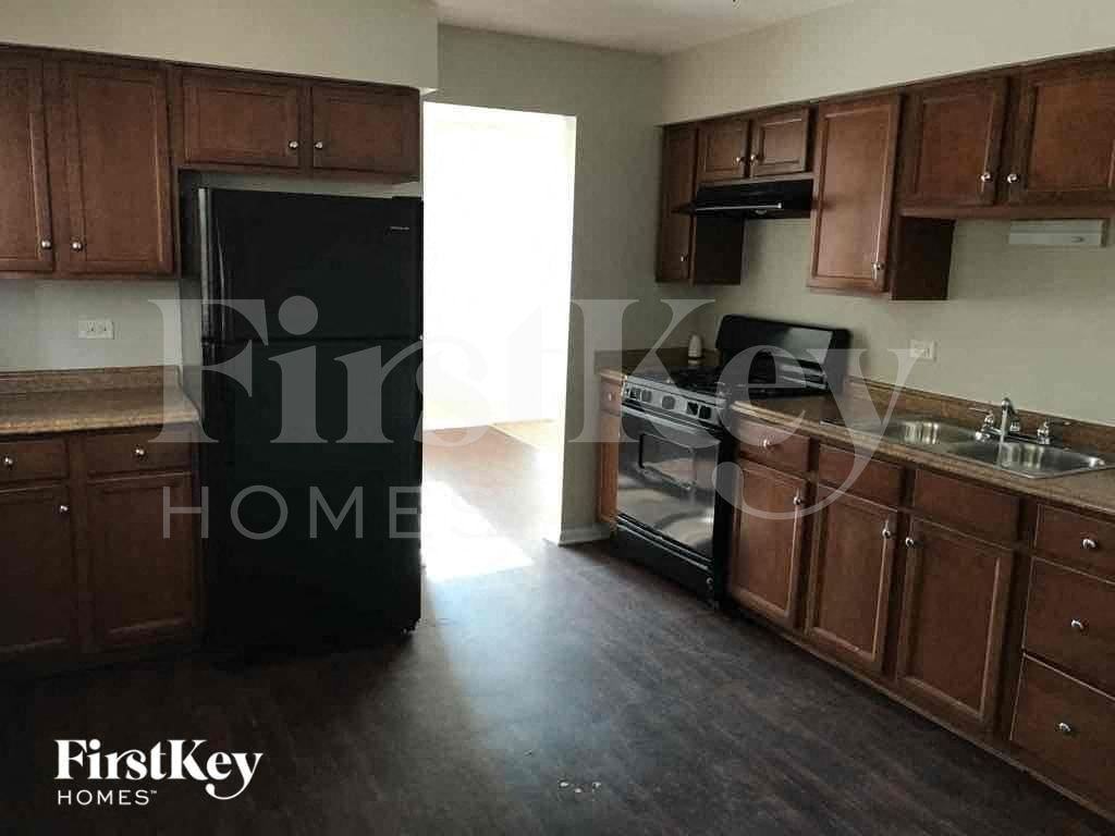 14341 Maryland Ave - Photo 5 of 13