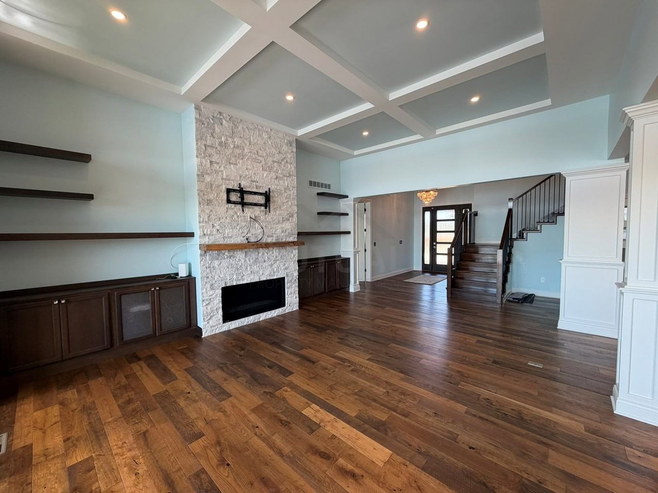 8184 Woodland Shore Dr - Photo 4 of 8