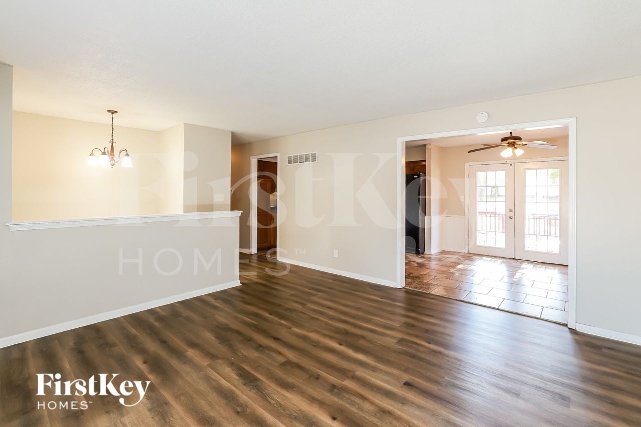 1213 E Langsford Rd - Photo 3 of 16