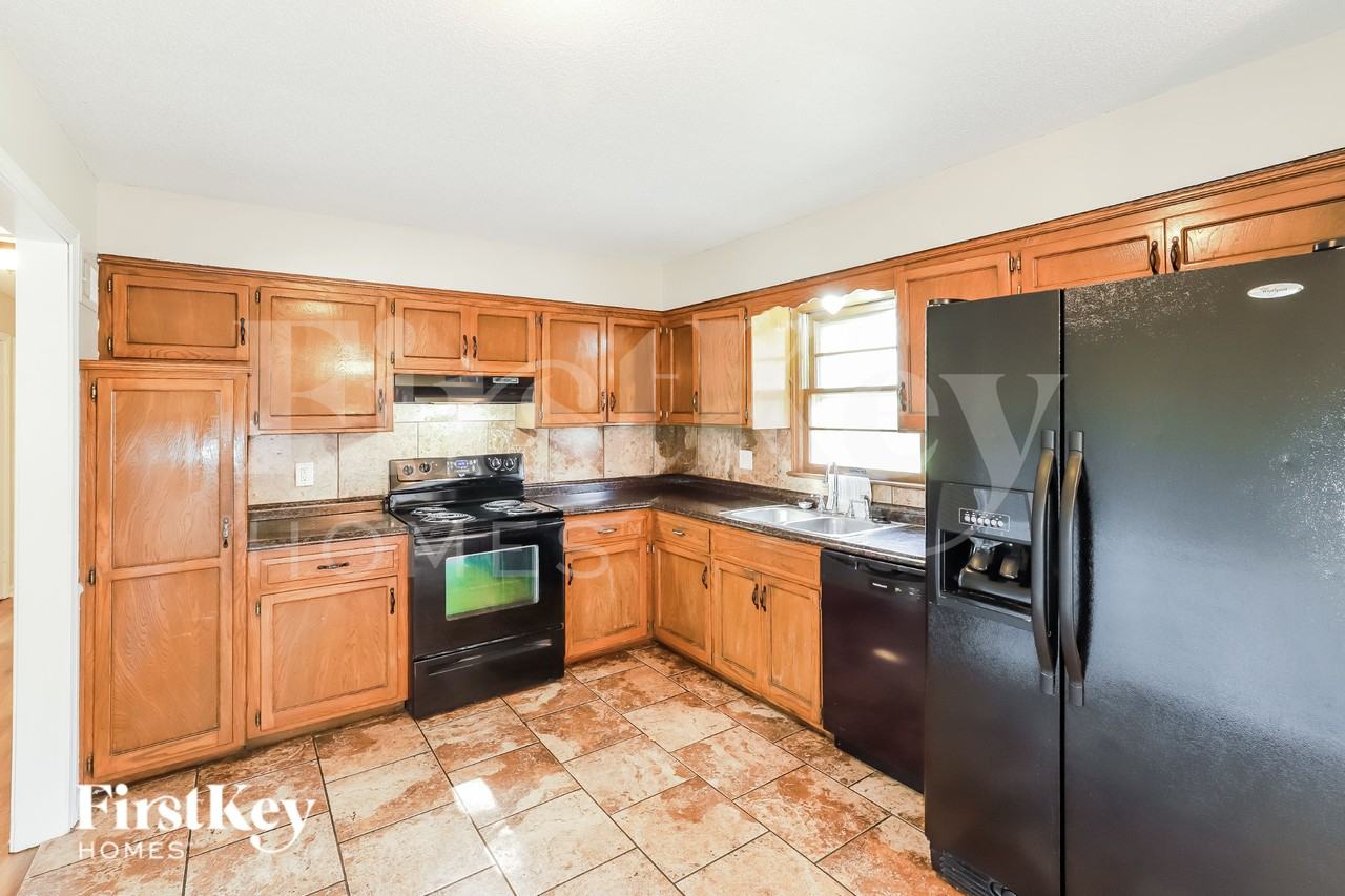 1213 E Langsford Rd - Photo 6 of 16