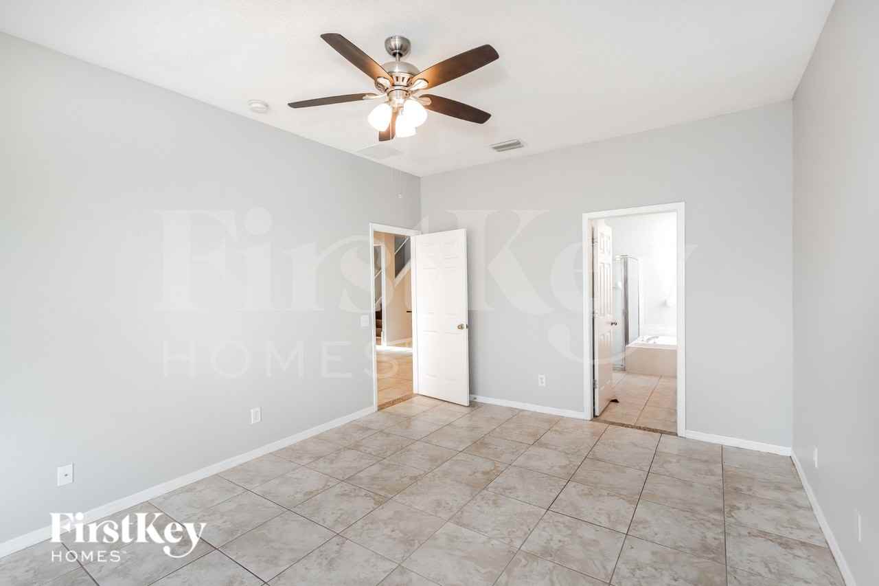 10421 Goldenbrook Way - Photo 7 of 17