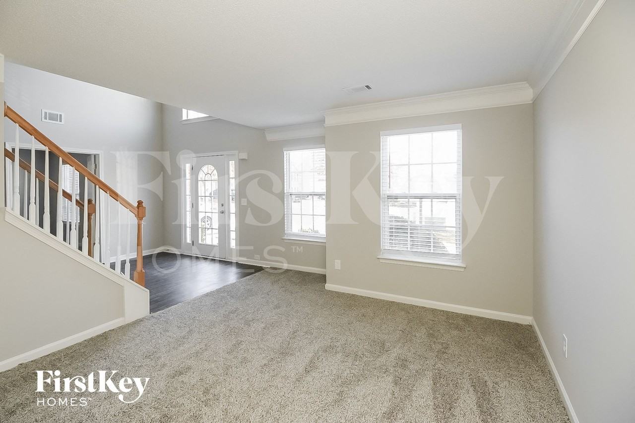 1025 Odelle Cir - Photo 3 of 16