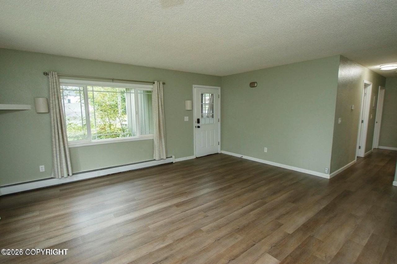22440 Lampert Cir - Photo 3 of 30
