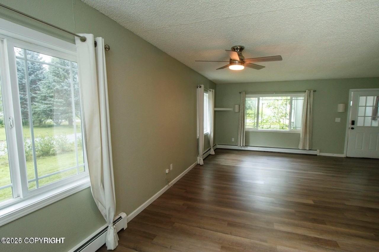 22440 Lampert Cir - Photo 4 of 30