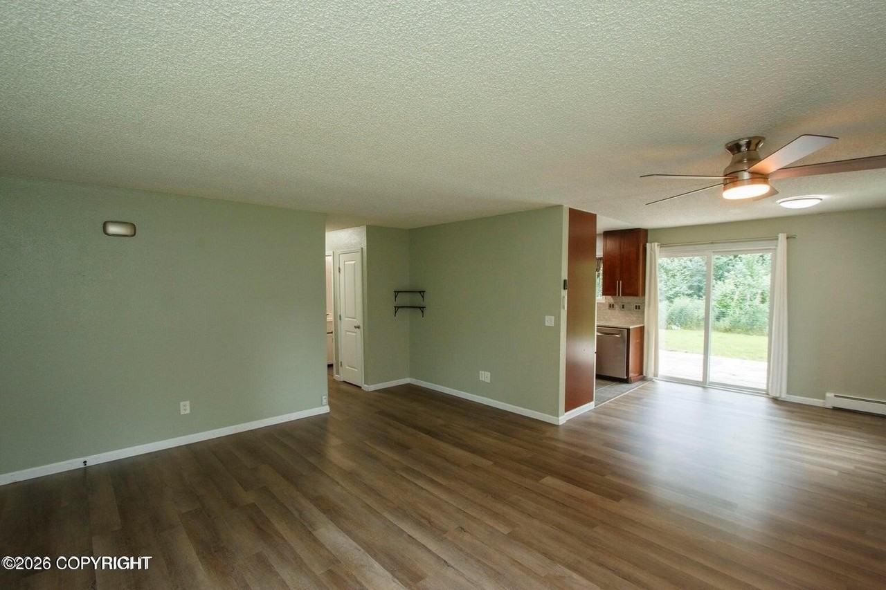 22440 Lampert Cir - Photo 6 of 30